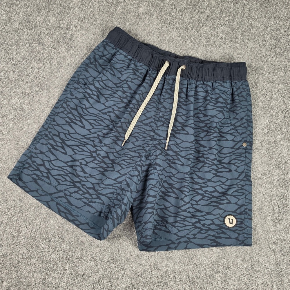 Vuori Kore Shorts Men Medium Gray Navy Wave Print Active Lined Athletic 7.5"